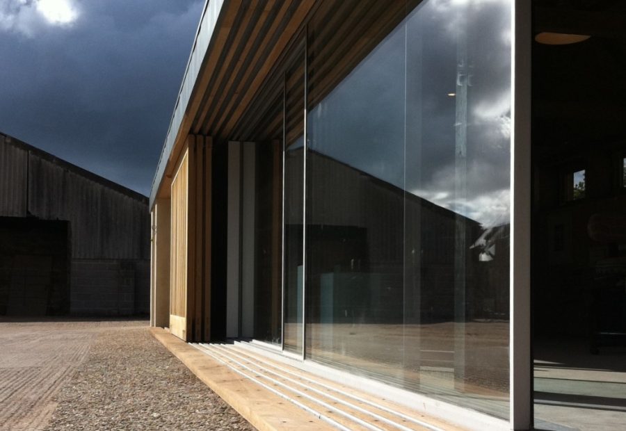O2i Design team designed and gained statutory permissions for this yoga studio and gallery space in this refurbished workshop.