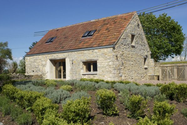 Artist's Barn Conversion. Eco barn conversion on the Somerset Levels, incorporating renewable and green technologies, coupled with extensive environmental features. eco barn. barn conversion. sustainable. sustainability. Somerset Levels. renewable. green technologies. environmental features.