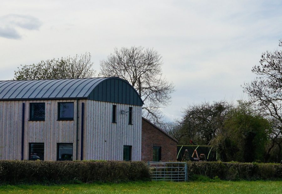 This Dutch Barn has been converted into spacious holiday accommodation whilst staying true to the aesthetic of the original building.